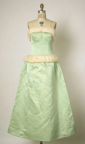 Evening dress — Cristobal Balenciaga|EISA|House of Balenciaga