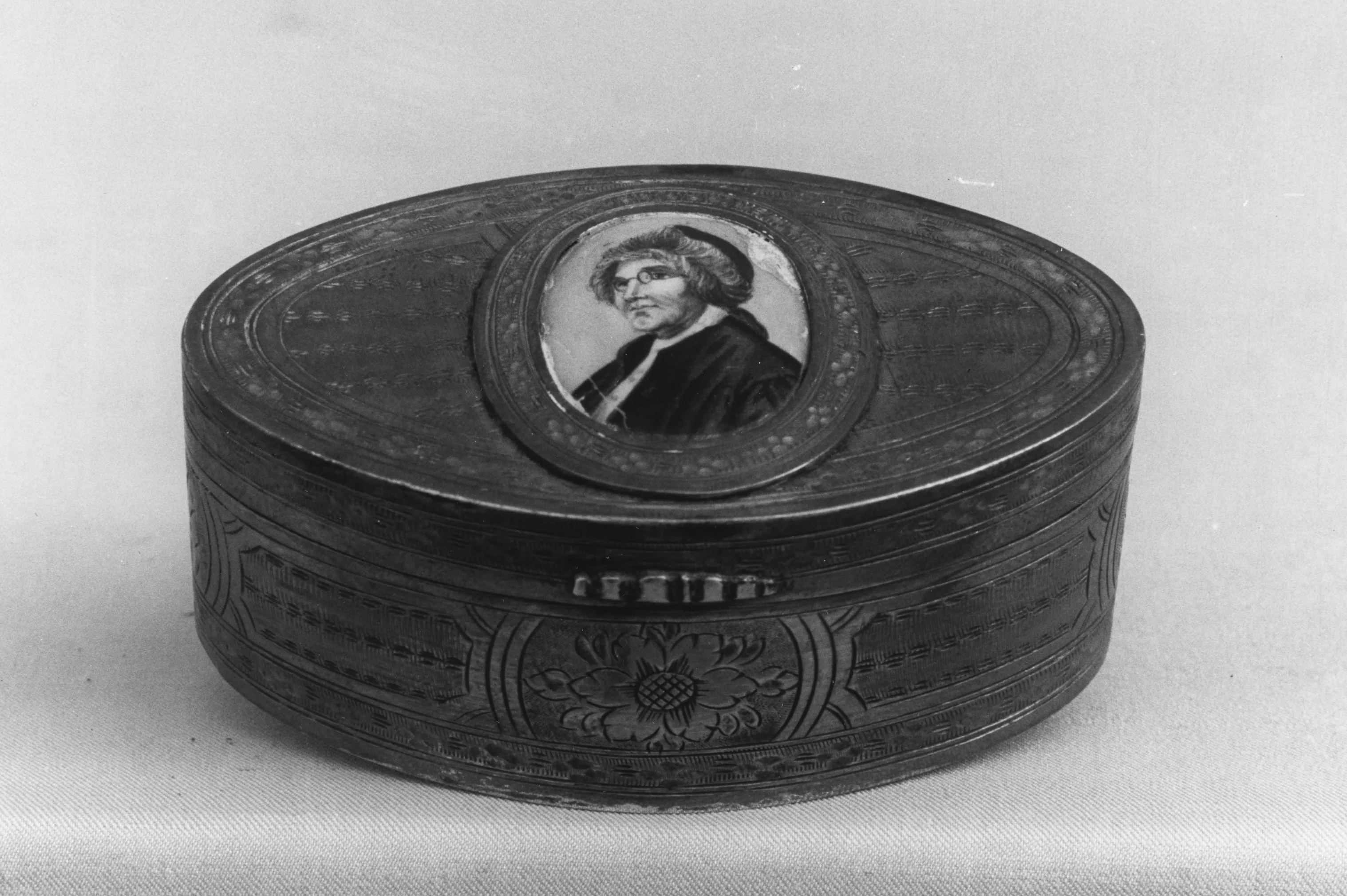 Box with Medallion Top — Charles Nicolas Cochin II