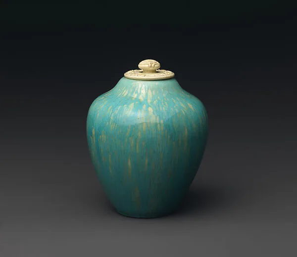 Covered jar — Adelaide Alsop Robineau