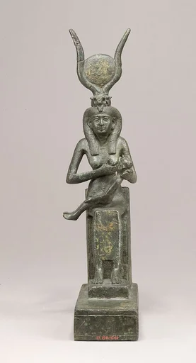 Isis nursing Horus