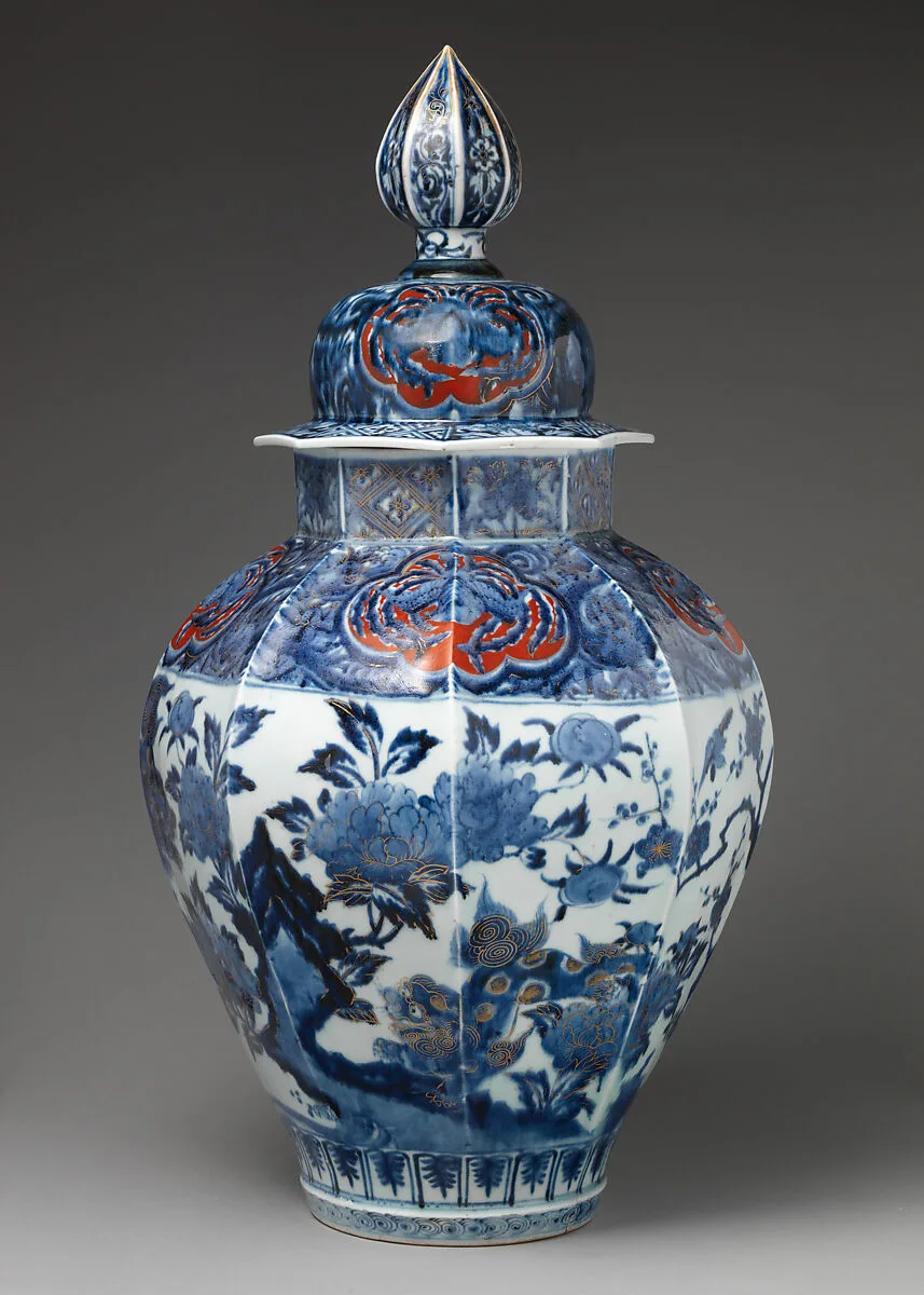 Covered jar with large finial — Unknown