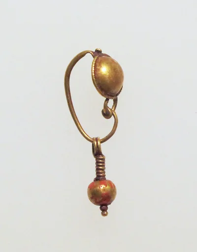 Earring with pendant