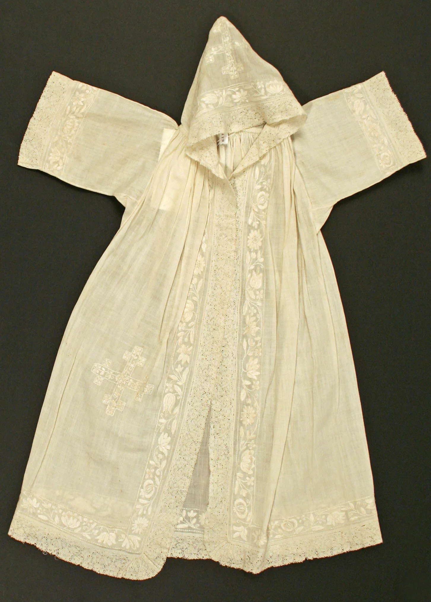 Christening dress — Unknown