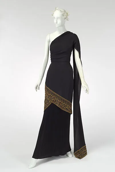 Evening dress — Mme. Eta Hentz