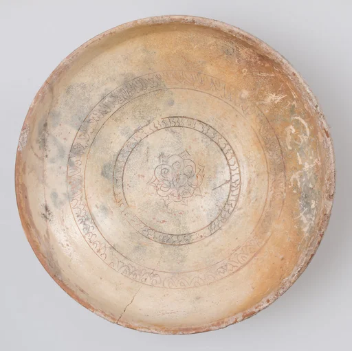 Bowl with incised decoration