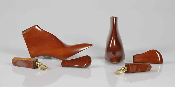Shoe trees — Pierre Yantorny