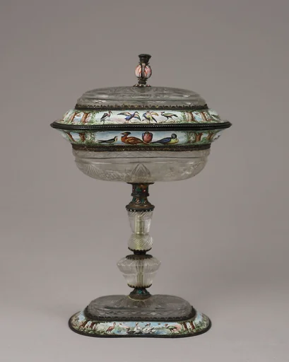 Standing cup