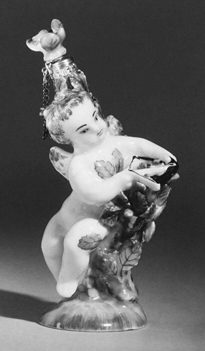 Cupid with bow and arrow — Saint James's Factory