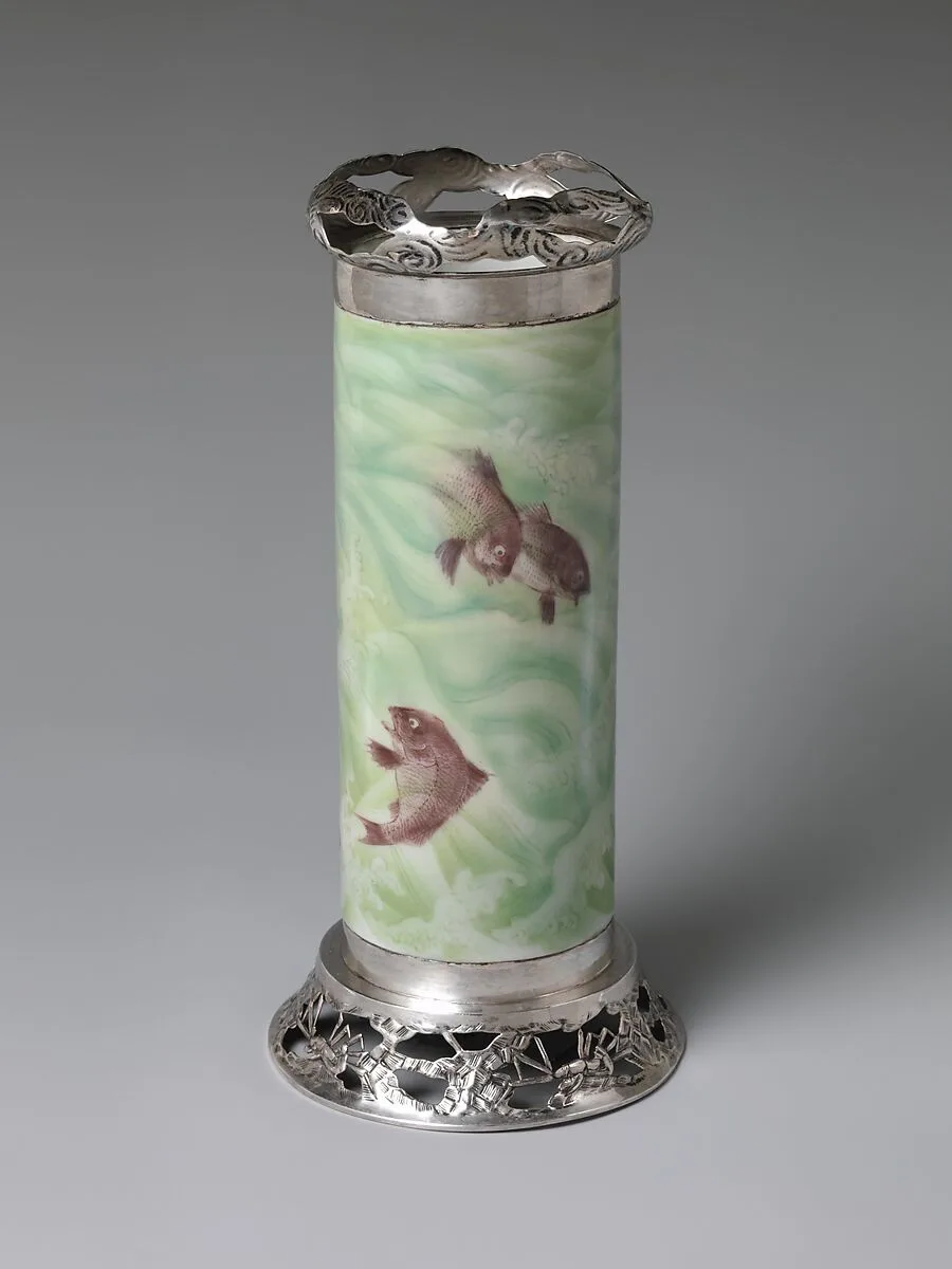 波に鯉文瓶|Vase with Carps in Waves — Makuzu Kōzan I (Miyagawa Toranosuke)