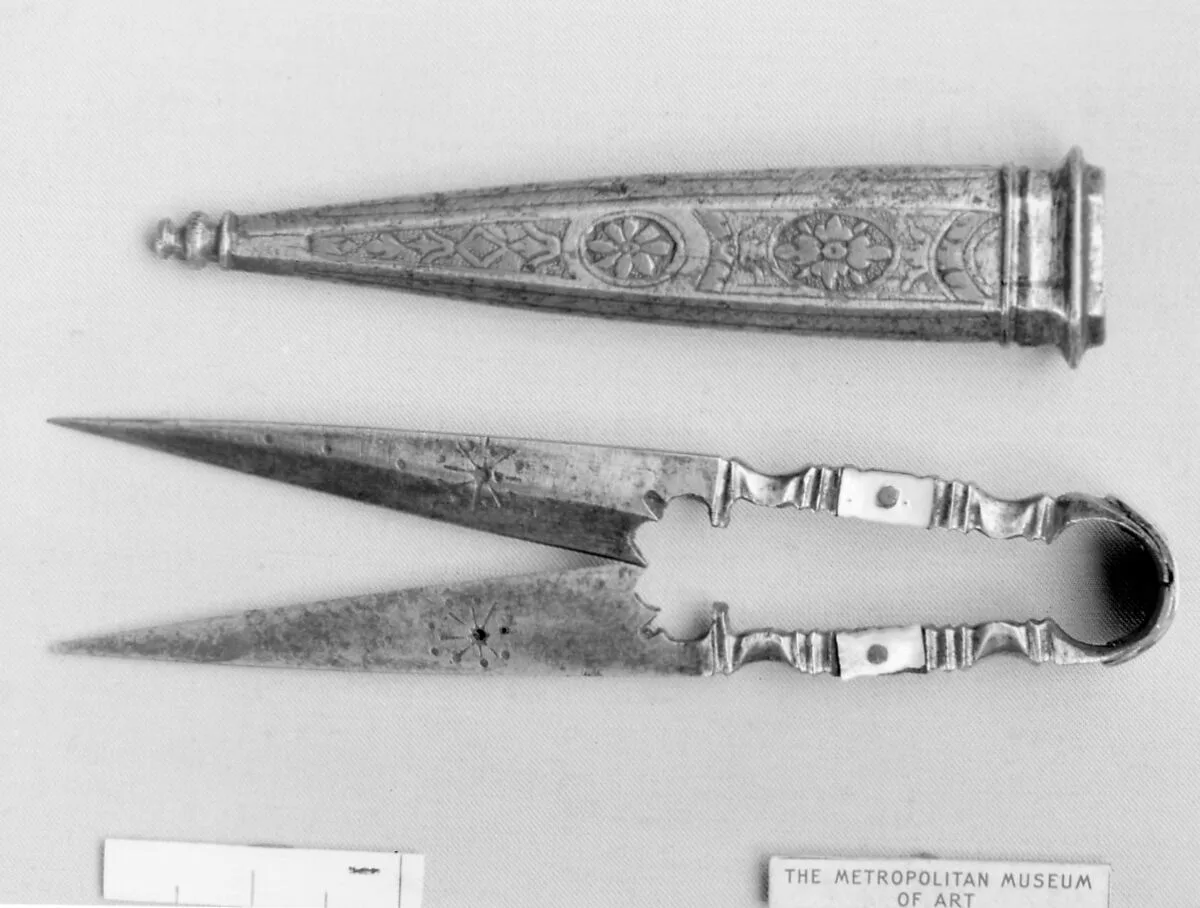 Candle-wick trimmers (scissors) — Unknown