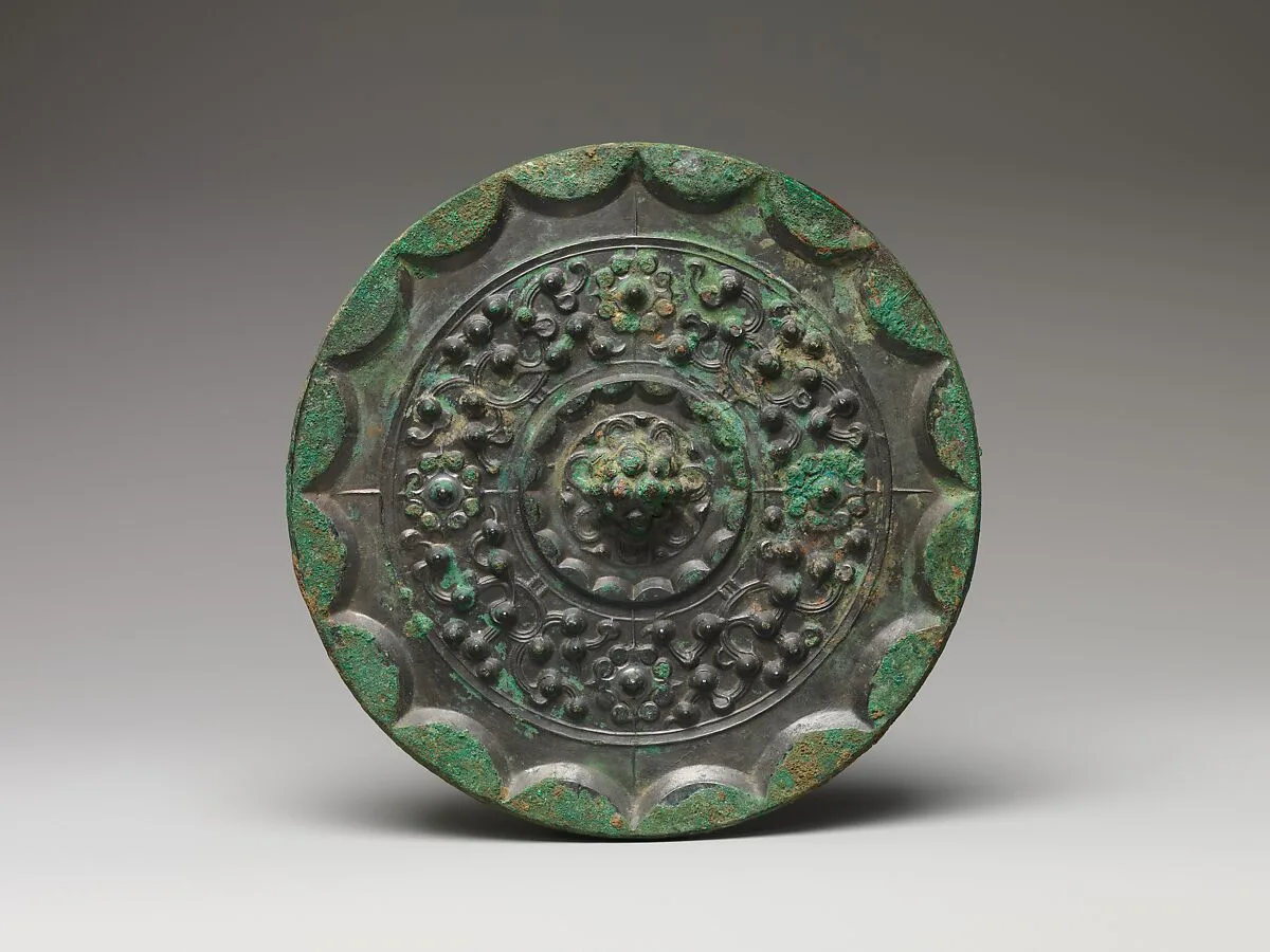 漢 星雲紋銅鏡|Mirror with dragons and knob-and-swirl design — Unknown