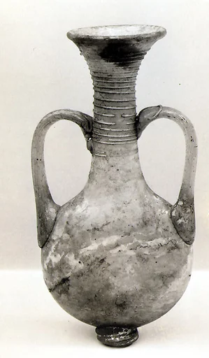 Glass lentoid flask