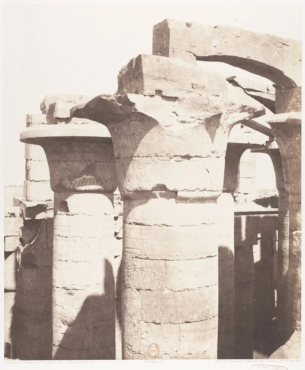 Karnak (Thèbes), Palais - Salle Hypostyle - Colonnade Centrale - Chapiteaux — Félix Teynard|Imprimerie Photographique de H. de Fonteny et Cie