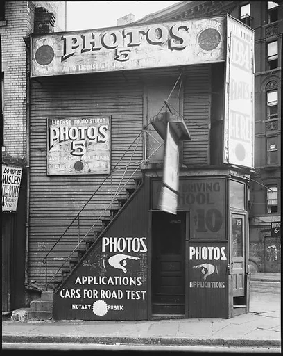 [License Photo Studio at Intersection of Baxter, Worth, and Park Streets, New York City]