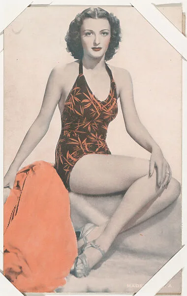 Actress seated with towel (W423) — Unknown