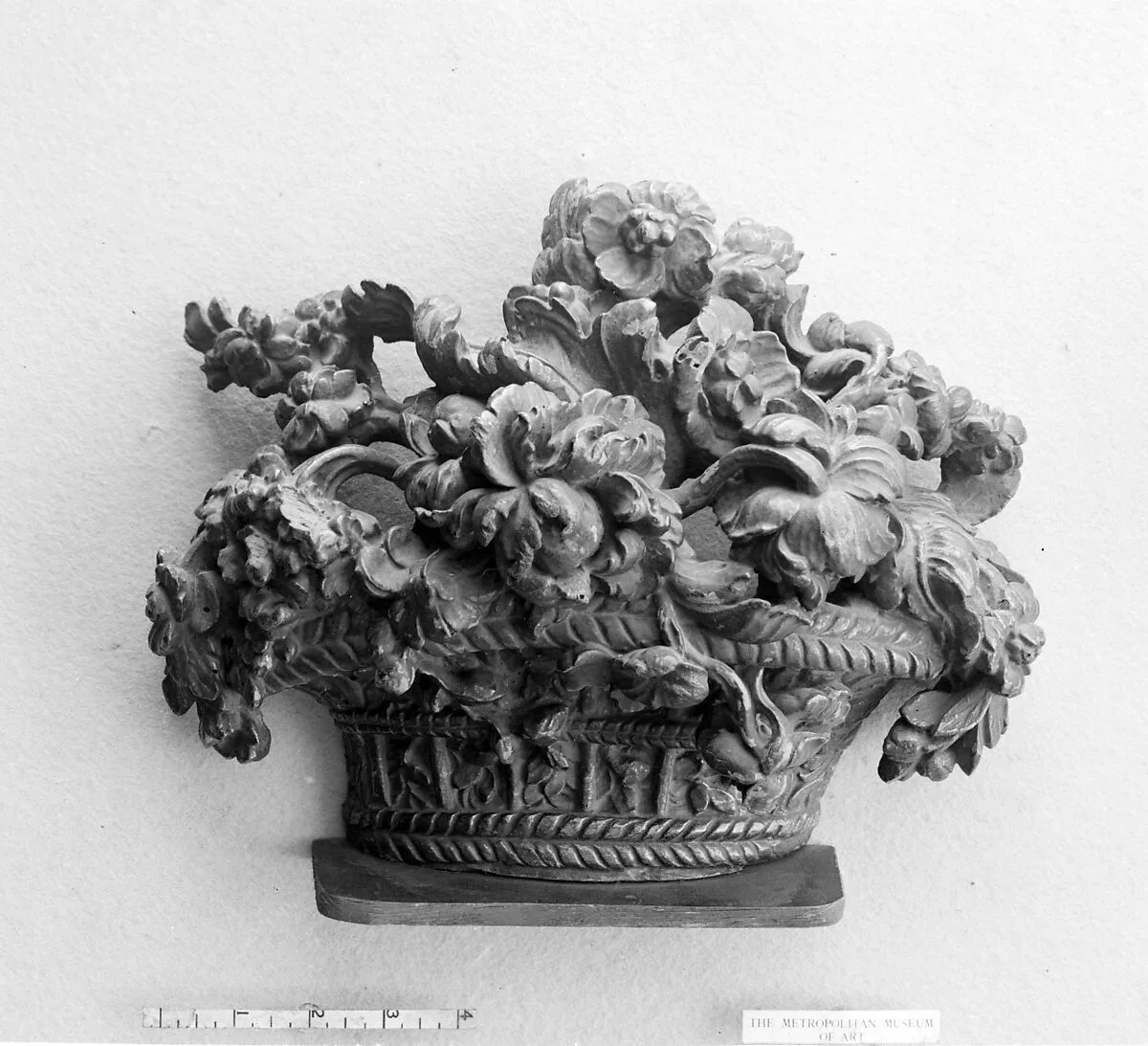 Console ornament — Unknown