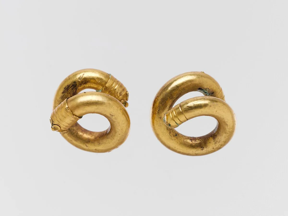 Gold and copper alloy spiral — Unknown