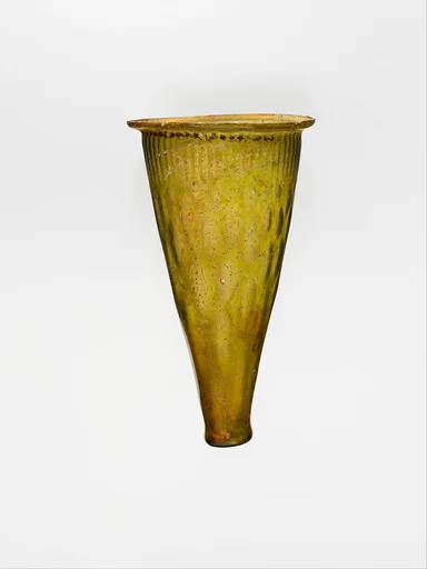 Glass beaker or lamp