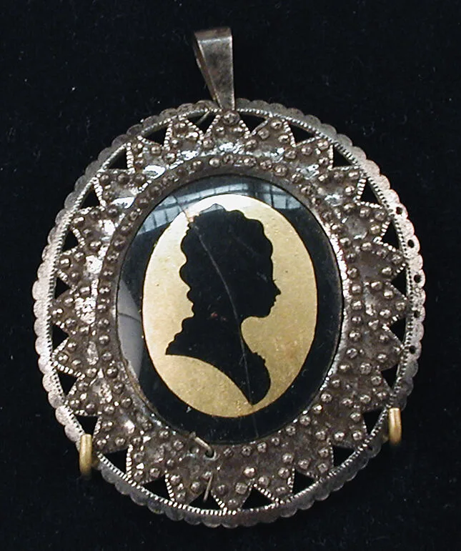 Pendant — Unknown