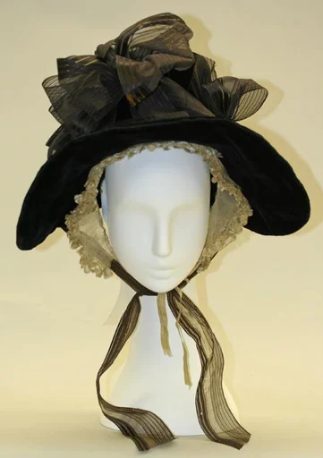 Poke bonnet