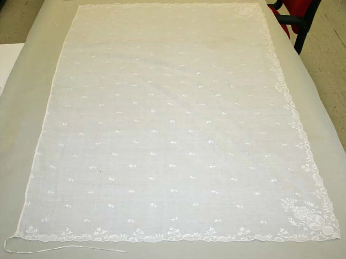 Apron — Unknown