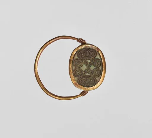 Scarab Finger Ring with Scroll Pattern