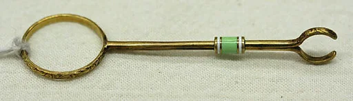 Cigarette holder
