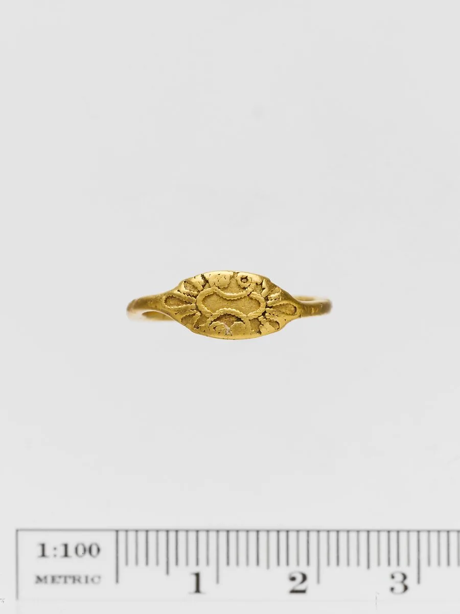 Gold ring — Unknown