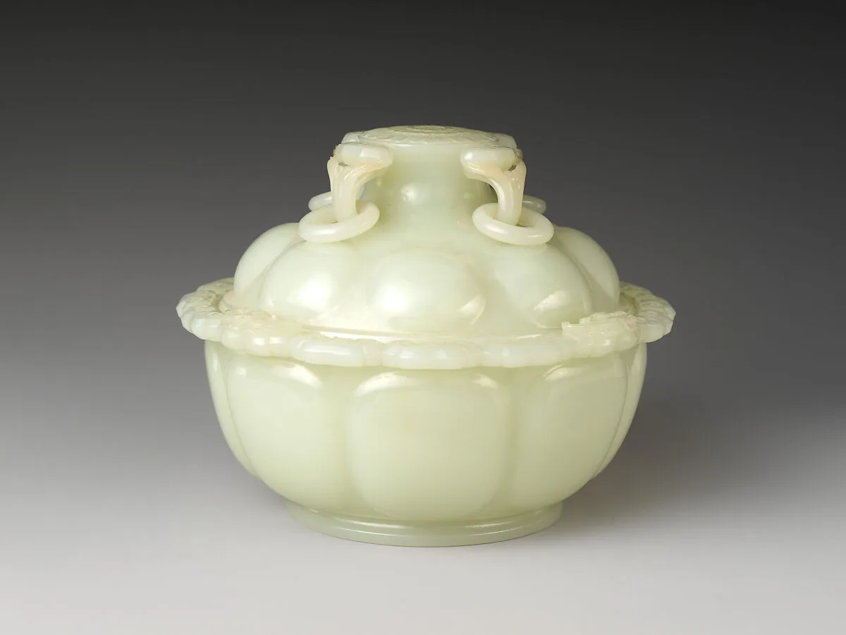 清 玉雕活環花碗|Covered bowl with ring handles — Unknown