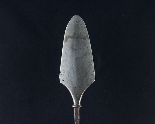 Arrowhead (<i>Yanone</i>)
