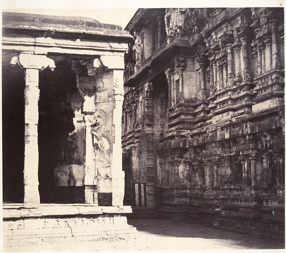 The Inner Facade of the Gateway of the East Gopuram — Linnaeus Tripe