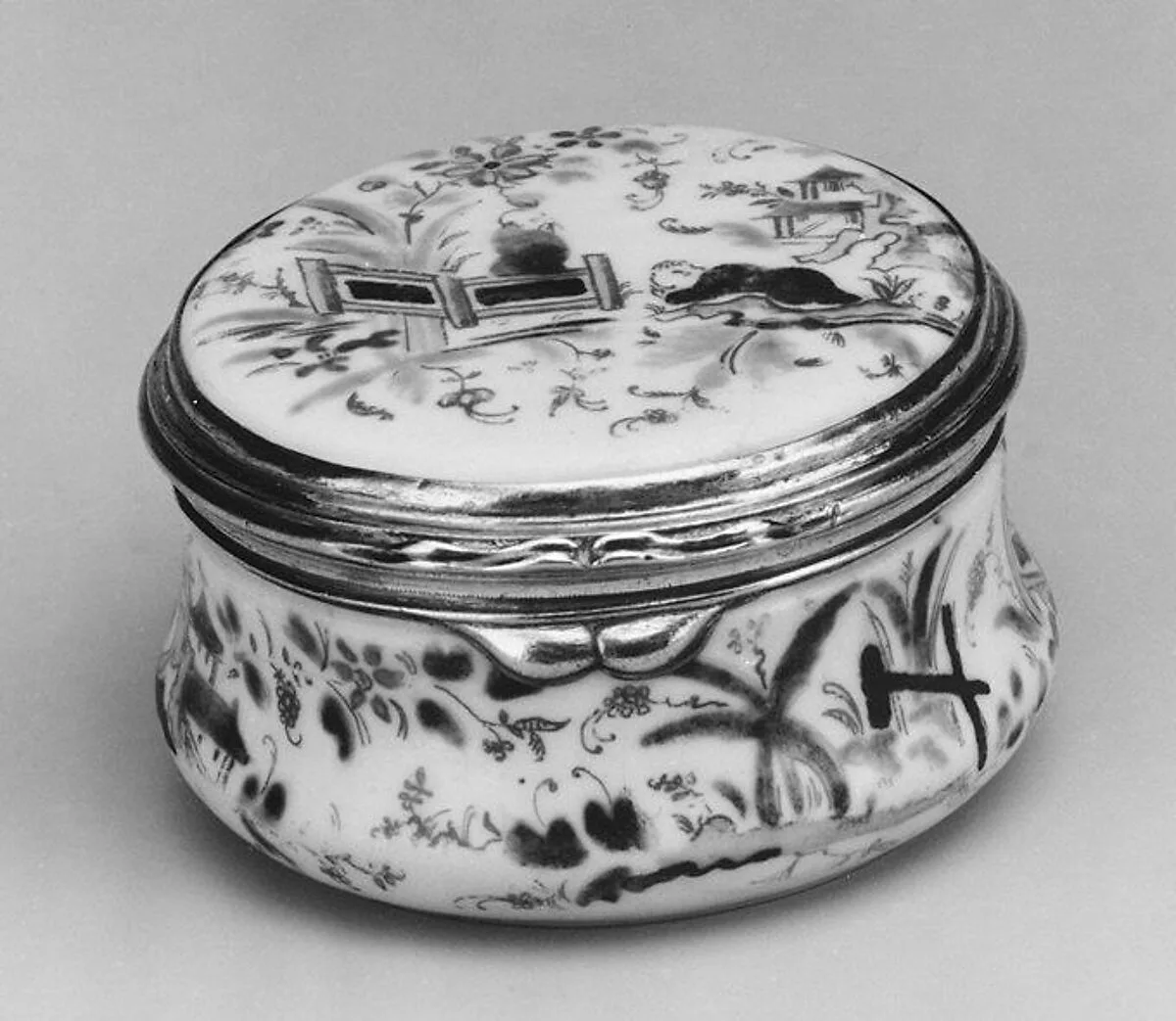 Snuffbox — Saint-Cloud factory