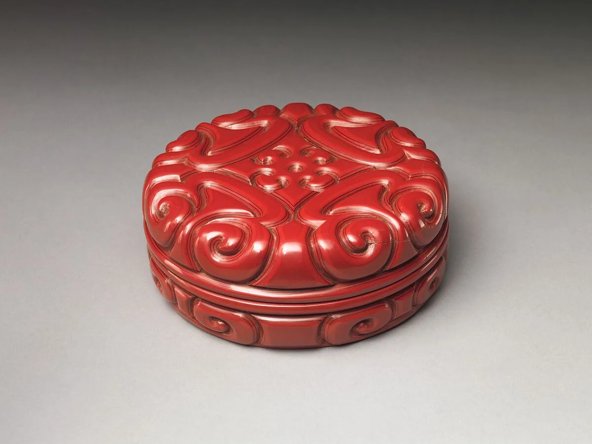 元 朱面剔犀劍環紋漆盒|Box with Pommel Scroll Design — Unknown