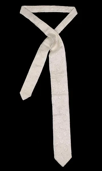Evening cravat — Unknown