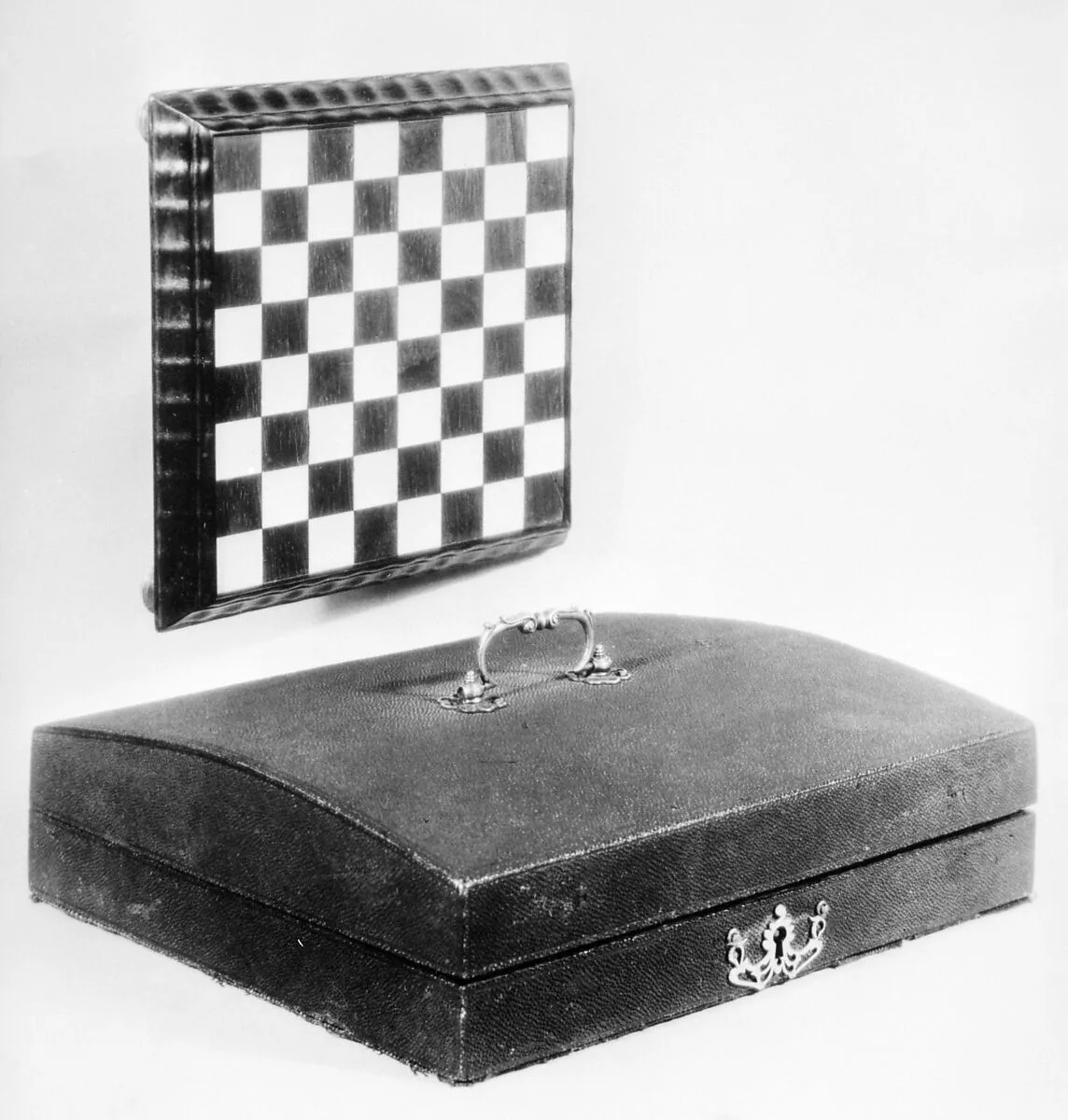 Chess set — Unknown