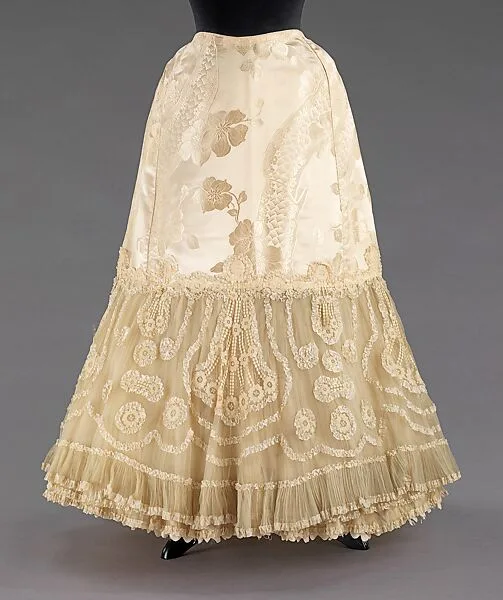 Wedding petticoat — Unknown