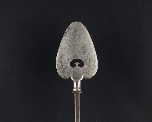 Arrowhead (<i>Yanone</i>)