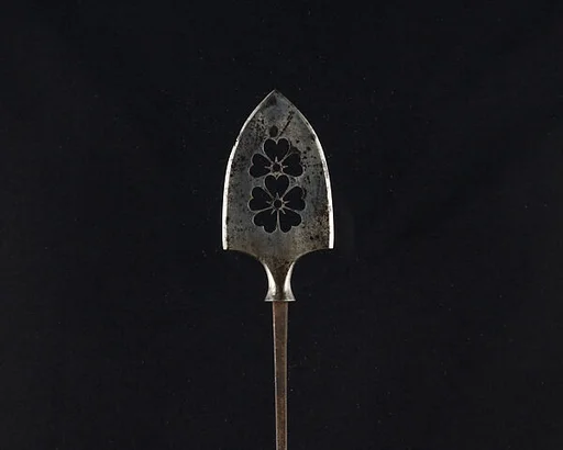 Arrowhead (<i>Yanone</i>)