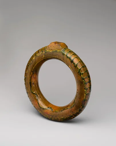 Ring bottle