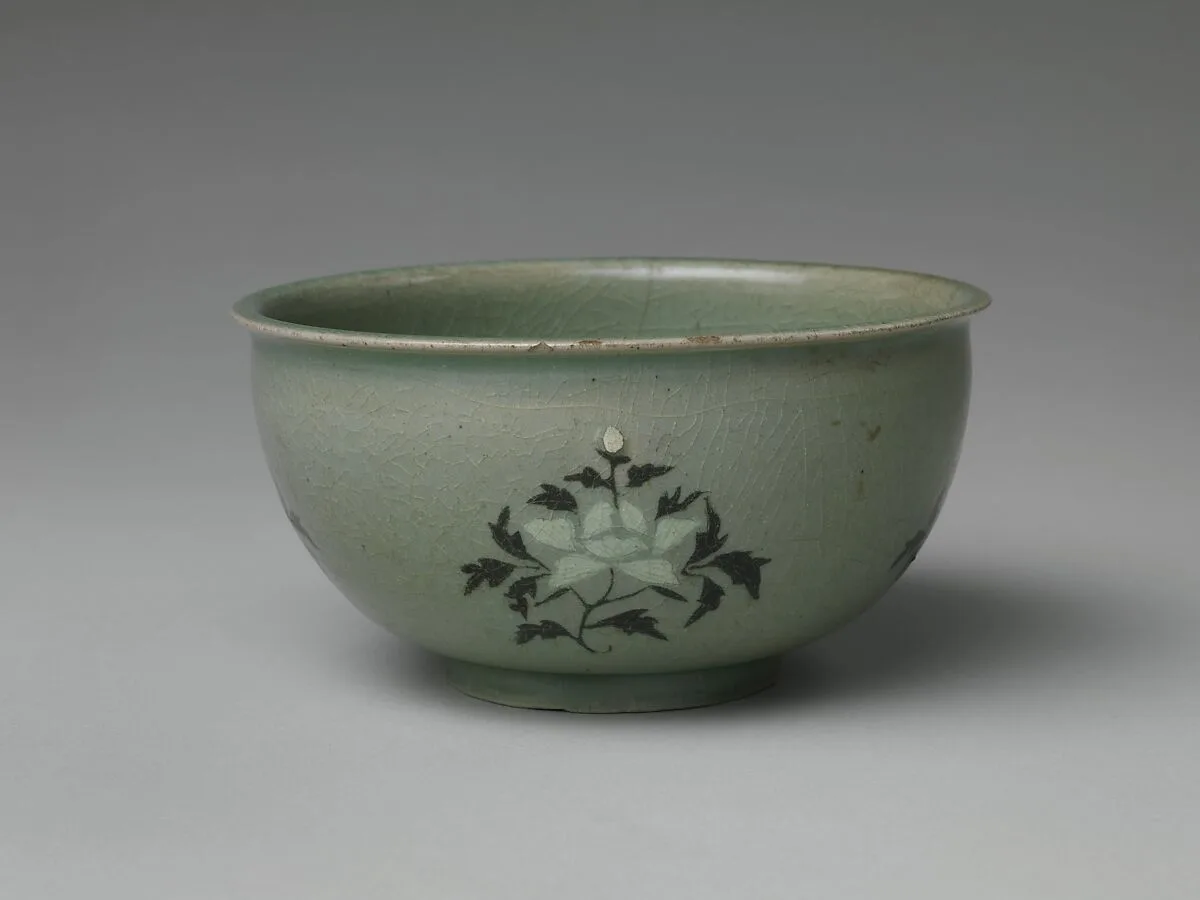 청자 상감 모란 무늬 주전자 받침 고려|靑磁象嵌牡丹文承盤 高麗|Basin decorated with peonies — Unknown