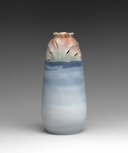 Vase with seaweed