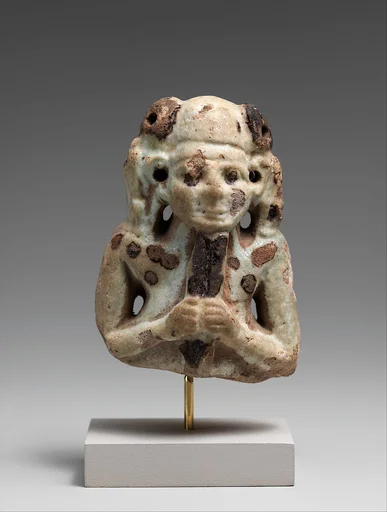 Double-flute player