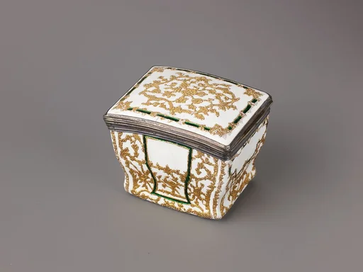 Snuffbox with Vegetal Pattern