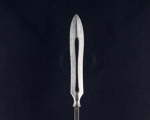 Arrowhead (<i>Yanone</i>)