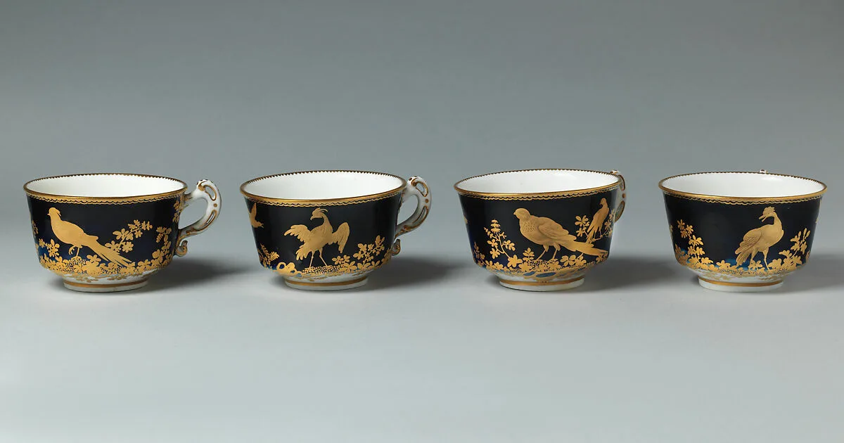 Teacups (8) (part of a service) — Chelsea Porcelain Manufactory