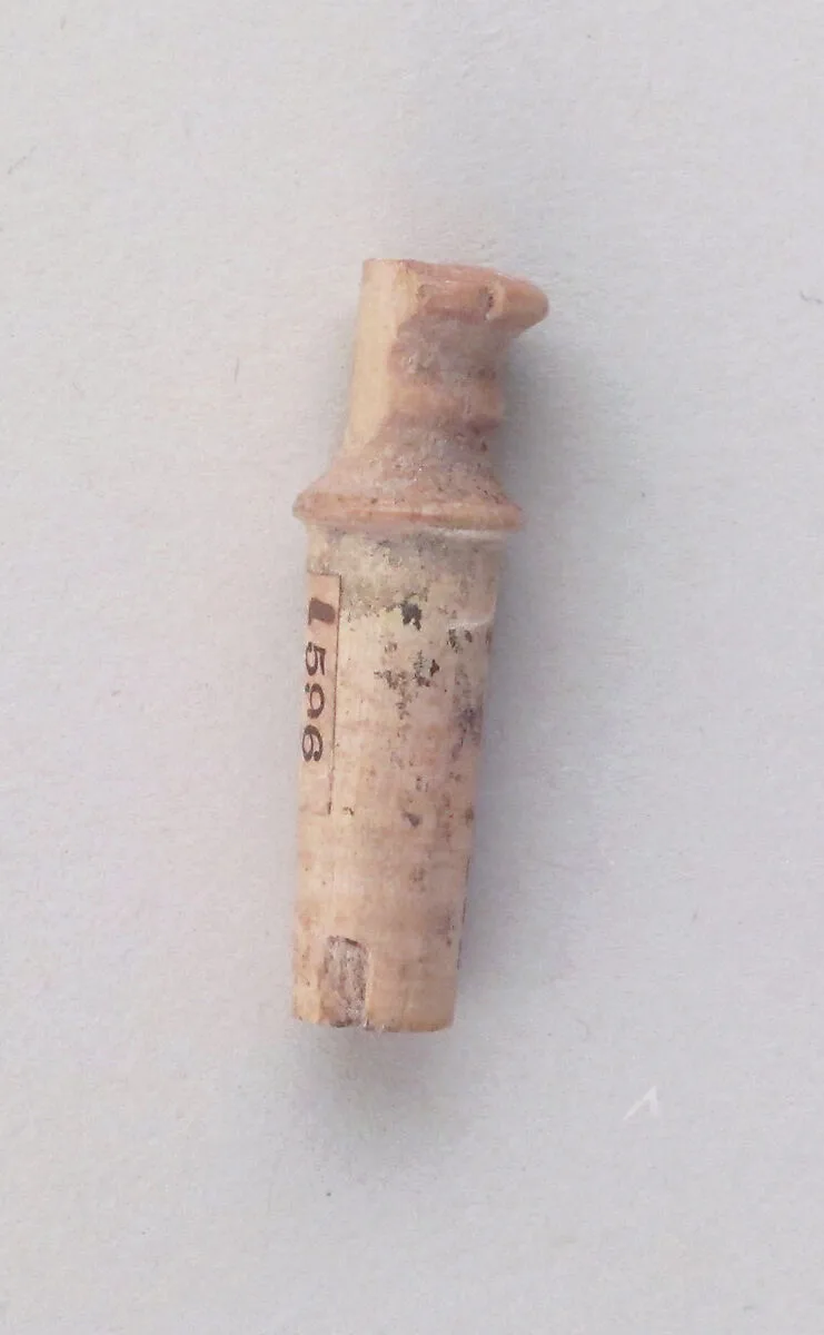 Pin head ending in a mortice — Unknown