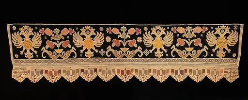 Bed curtain border