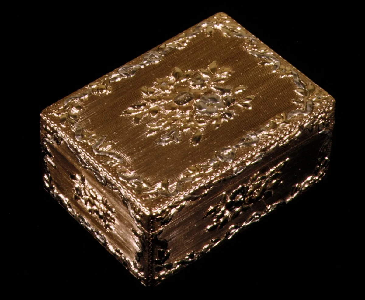 Snuffbox — Charles Le Bastier