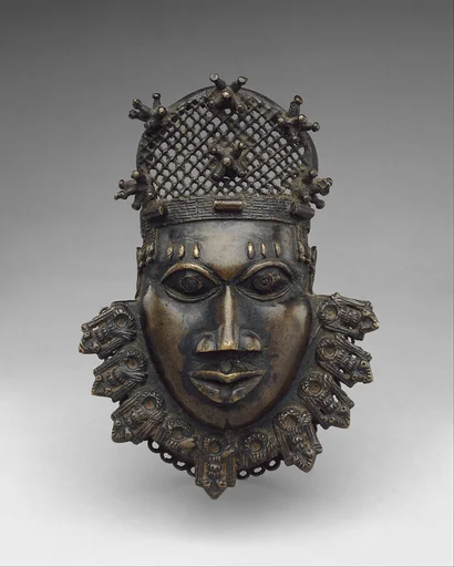 Hip Ornament: Face