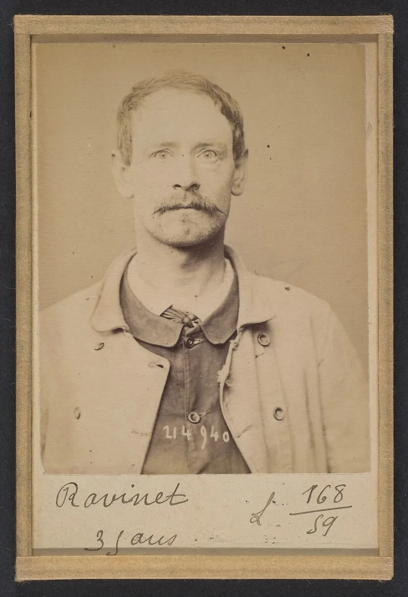 Ravinet. Gaston. 34 ans, né à Paris XIXe. Couvreur. Anarchiste. 1/3/94. — Alphonse Bertillon